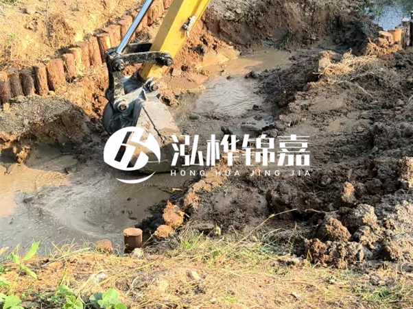 廣東松木樁批發(fā)廠家 - 3 米小頭 8CM 松木樁多少錢？