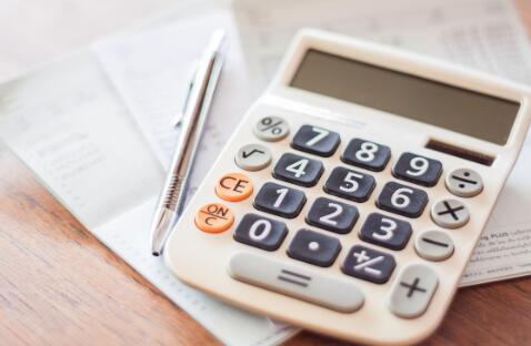 為什么小規(guī)模納稅人比一般納稅人的代理記賬費用要低呢？