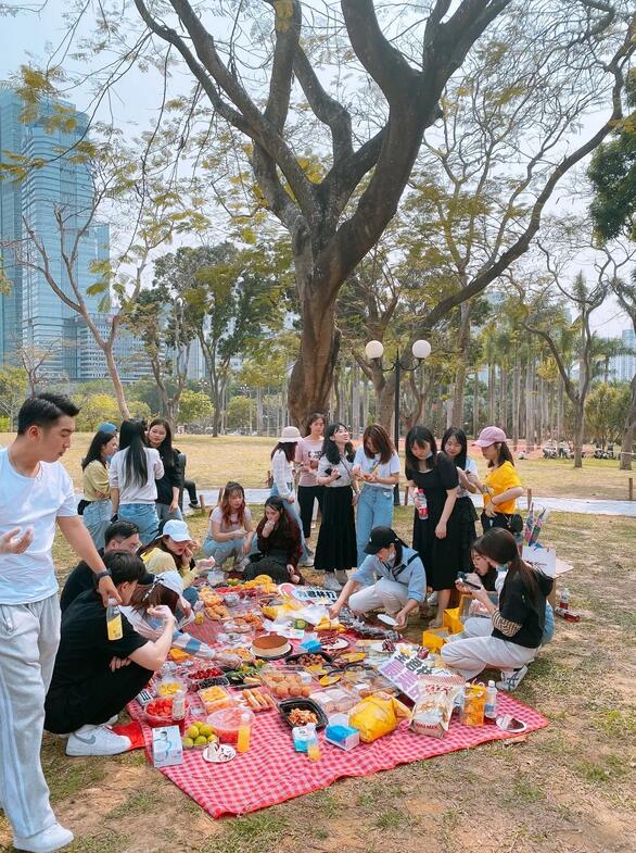 三月春意昂·結(jié)伴探春風(fēng)——君林企業(yè)踏青活動掠影 