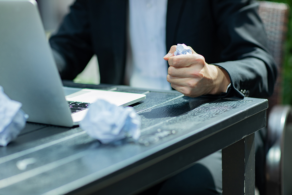 代辦香港開戶的公司：從選擇到實(shí)操，全方位解析